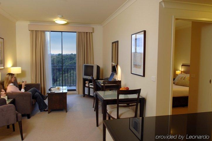 Oaks Sydney North Ryde Suites Bilik gambar